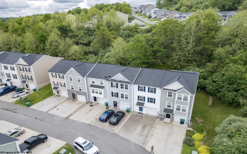 205 Queensbury Court, Fairmont, West Virginia 26554, 3 Bedrooms Bedrooms, 6 Rooms Rooms,2 BathroomsBathrooms,Single Family Attached,For Sale,Queensbury,10164895