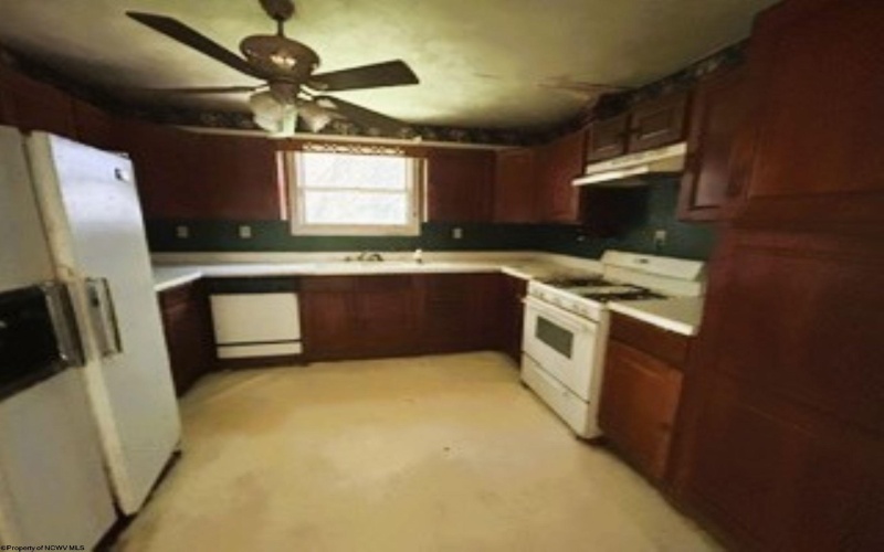210 Mockingbird Lane, Fairmont, West Virginia 26554, 3 Bedrooms Bedrooms, 7 Rooms Rooms,1 BathroomBathrooms,Single Family Detached,For Sale,Mockingbird,10164904