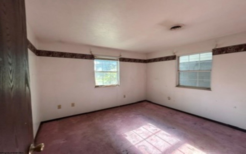 210 Mockingbird Lane, Fairmont, West Virginia 26554, 3 Bedrooms Bedrooms, 7 Rooms Rooms,1 BathroomBathrooms,Single Family Detached,For Sale,Mockingbird,10164904