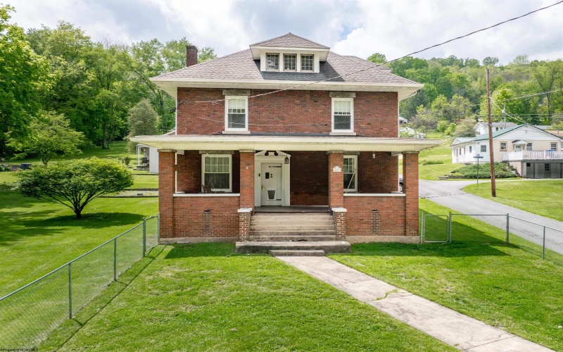 846 Maple Avenue, Grafton, West Virginia 26354, 3 Bedrooms Bedrooms, 8 Rooms Rooms,2 BathroomsBathrooms,Single Family Detached,For Sale,Maple,10164901
