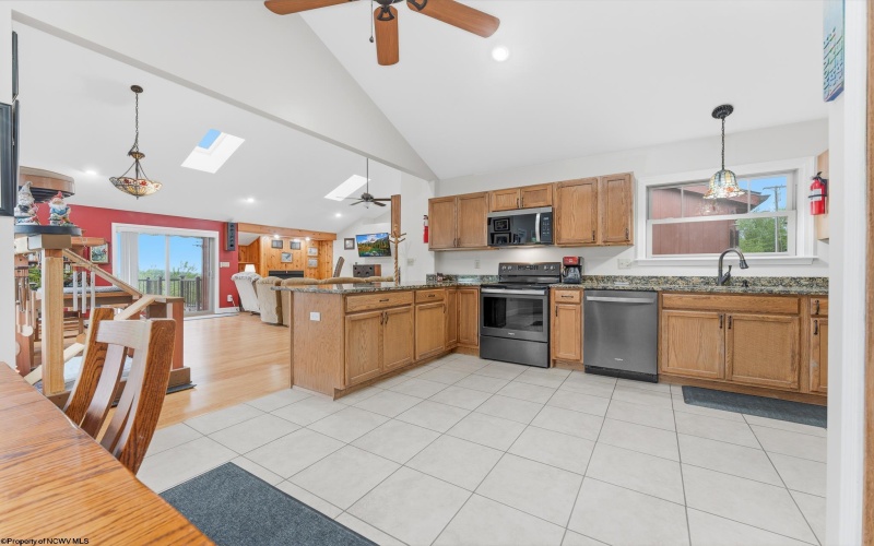 1122 Queens Court, Morgantown, West Virginia 26508, 4 Bedrooms Bedrooms, 8 Rooms Rooms,3 BathroomsBathrooms,Single Family Detached,For Sale,Queens,10164887