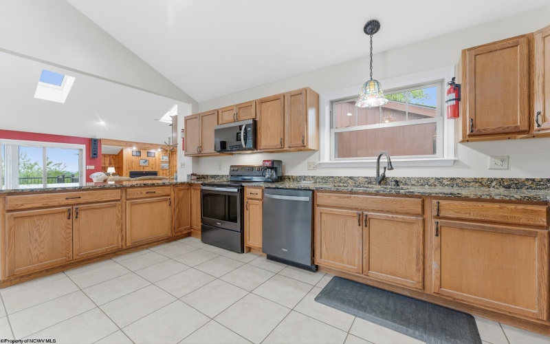 1122 Queens Court, Morgantown, West Virginia 26508, 4 Bedrooms Bedrooms, 8 Rooms Rooms,3 BathroomsBathrooms,Single Family Detached,For Sale,Queens,10164887