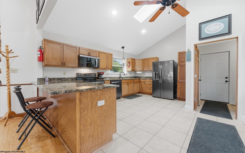 1122 Queens Court, Morgantown, West Virginia 26508, 4 Bedrooms Bedrooms, 8 Rooms Rooms,3 BathroomsBathrooms,Single Family Detached,For Sale,Queens,10164887