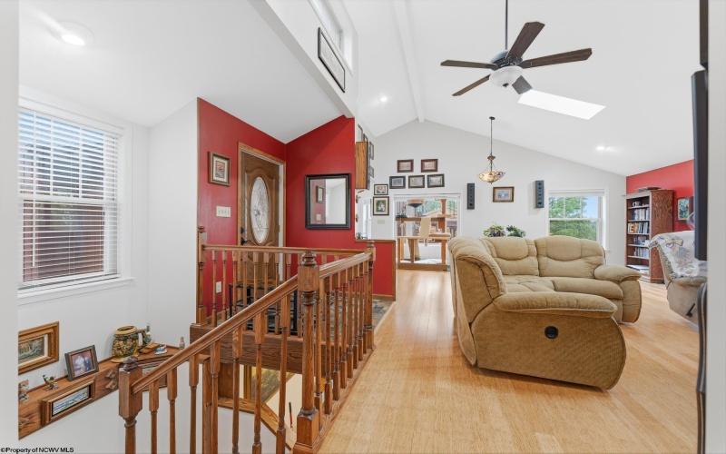 1122 Queens Court, Morgantown, West Virginia 26508, 4 Bedrooms Bedrooms, 8 Rooms Rooms,3 BathroomsBathrooms,Single Family Detached,For Sale,Queens,10164887