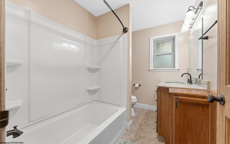 1122 Queens Court, Morgantown, West Virginia 26508, 4 Bedrooms Bedrooms, 8 Rooms Rooms,3 BathroomsBathrooms,Single Family Detached,For Sale,Queens,10164887