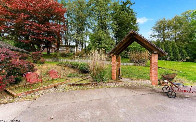 1188 Sands Drive, Fairmont, West Virginia 26554, 3 Bedrooms Bedrooms, 12 Rooms Rooms,3 BathroomsBathrooms,Single Family Detached,For Sale,Sands,10164893