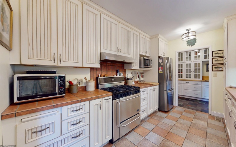1188 Sands Drive, Fairmont, West Virginia 26554, 3 Bedrooms Bedrooms, 12 Rooms Rooms,3 BathroomsBathrooms,Single Family Detached,For Sale,Sands,10164893