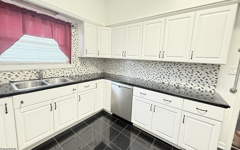 414 Main Street, Clarksburg, West Virginia 26301, 2 Bedrooms Bedrooms, 6 Rooms Rooms,1 BathroomBathrooms,Single Family Detached,For Sale,Main,10164899