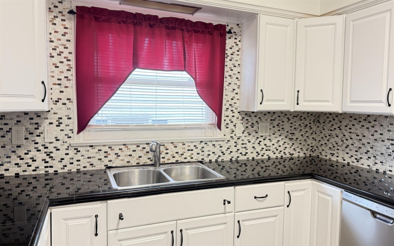 414 Main Street, Clarksburg, West Virginia 26301, 2 Bedrooms Bedrooms, 6 Rooms Rooms,1 BathroomBathrooms,Single Family Detached,For Sale,Main,10164899
