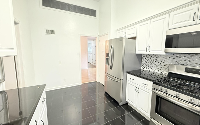 414 Main Street, Clarksburg, West Virginia 26301, 2 Bedrooms Bedrooms, 6 Rooms Rooms,1 BathroomBathrooms,Single Family Detached,For Sale,Main,10164899