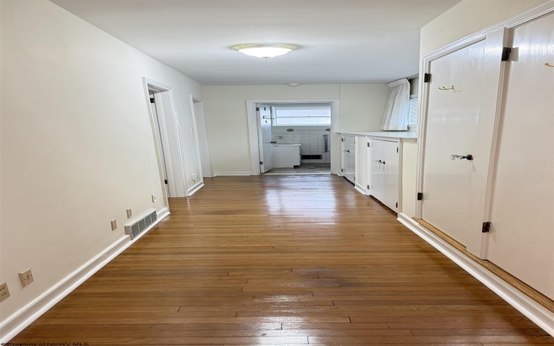 414 Main Street, Clarksburg, West Virginia 26301, 2 Bedrooms Bedrooms, 6 Rooms Rooms,1 BathroomBathrooms,Single Family Detached,For Sale,Main,10164899