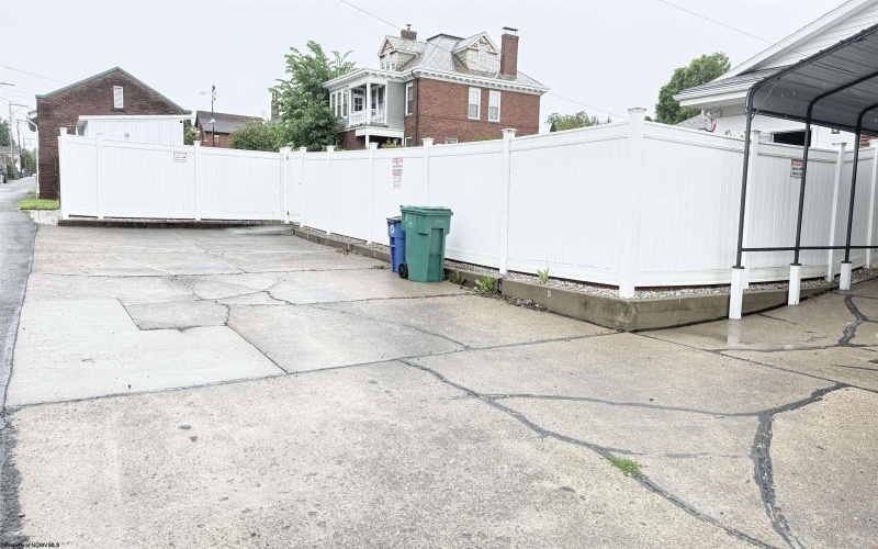414 Main Street, Clarksburg, West Virginia 26301, 2 Bedrooms Bedrooms, 6 Rooms Rooms,1 BathroomBathrooms,Single Family Detached,For Sale,Main,10164899