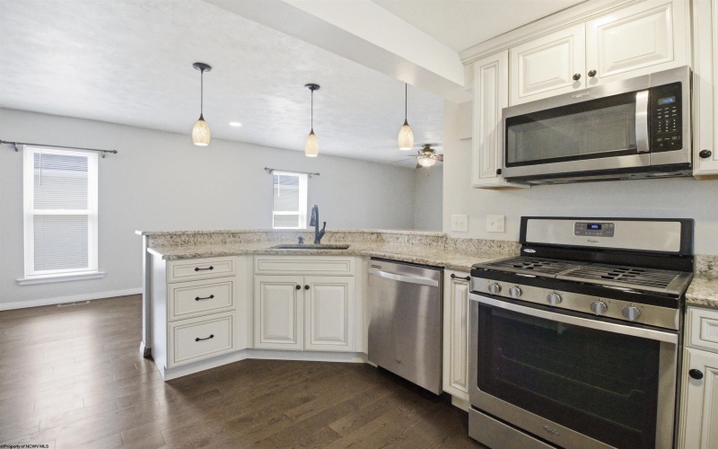 411 Oakdale Avenue, Bridgeport, West Virginia 26301, 3 Bedrooms Bedrooms, 7 Rooms Rooms,2 BathroomsBathrooms,Single Family Detached,For Sale,Oakdale,10164896