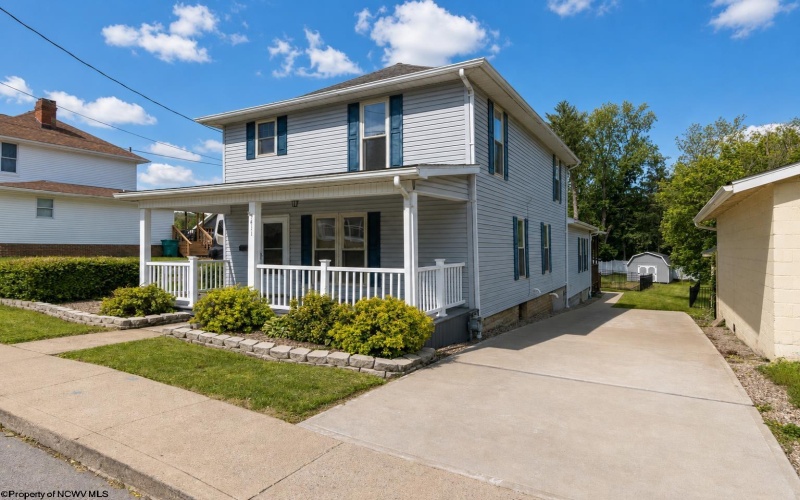 411 Oakdale Avenue, Bridgeport, West Virginia 26301, 3 Bedrooms Bedrooms, 7 Rooms Rooms,2 BathroomsBathrooms,Single Family Detached,For Sale,Oakdale,10164896
