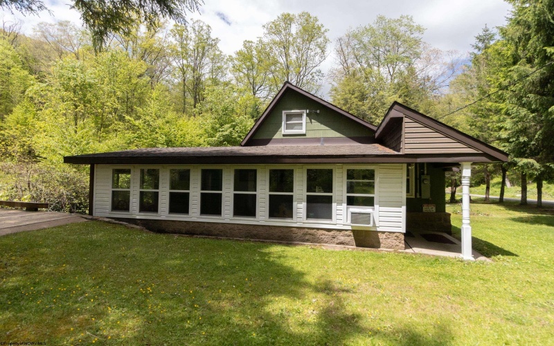 1308 Pleasure Valley Road, Montrose, West Virginia 26283, 2 Bedrooms Bedrooms, 6 Rooms Rooms,2 BathroomsBathrooms,Single Family Detached,For Sale,Pleasure Valley,10164897