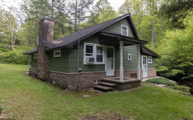 1308 Pleasure Valley Road, Montrose, West Virginia 26283, 2 Bedrooms Bedrooms, 6 Rooms Rooms,2 BathroomsBathrooms,Single Family Detached,For Sale,Pleasure Valley,10164897