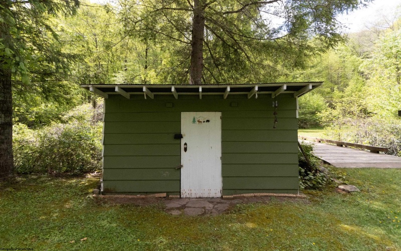 1308 Pleasure Valley Road, Montrose, West Virginia 26283, 2 Bedrooms Bedrooms, 6 Rooms Rooms,2 BathroomsBathrooms,Single Family Detached,For Sale,Pleasure Valley,10164897