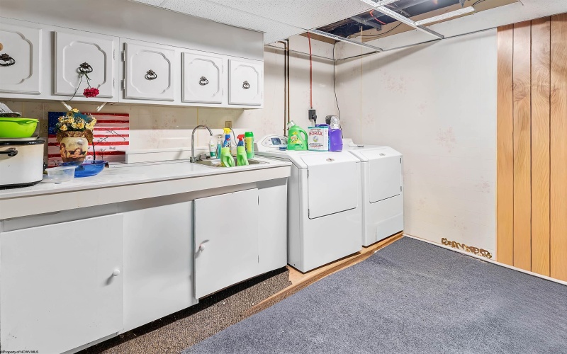 688 Grafton Road, Fairmont, West Virginia 26554, 2 Bedrooms Bedrooms, 7 Rooms Rooms,2 BathroomsBathrooms,Single Family Detached,For Sale,Grafton,10164907