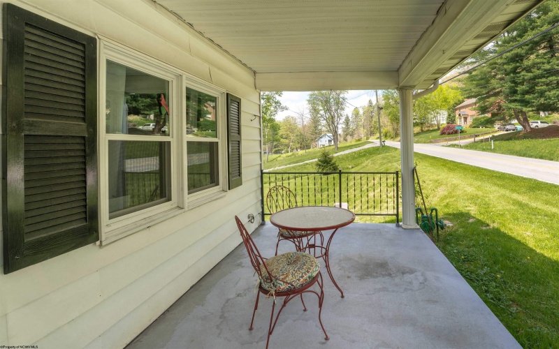 688 Grafton Road, Fairmont, West Virginia 26554, 2 Bedrooms Bedrooms, 7 Rooms Rooms,2 BathroomsBathrooms,Single Family Detached,For Sale,Grafton,10164907