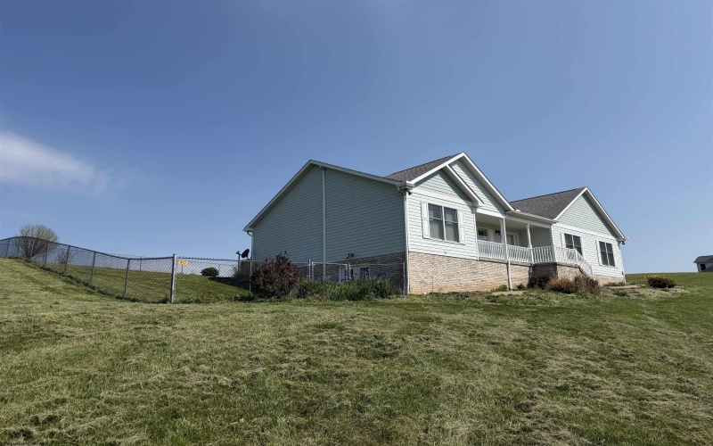 309 Sunrise Ridge Drive, Reedsville, West Virginia 26547, 3 Bedrooms Bedrooms, 8 Rooms Rooms,3 BathroomsBathrooms,Single Family Detached,For Sale,Sunrise Ridge,10164906