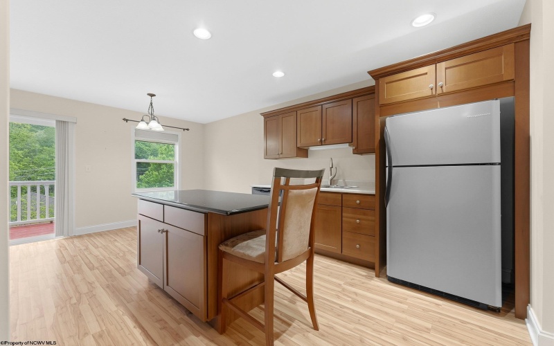401 Cassina Drive, Morgantown, West Virginia 26505, 3 Bedrooms Bedrooms, 7 Rooms Rooms,2 BathroomsBathrooms,Single Family Attached,For Sale,Cassina,10164915