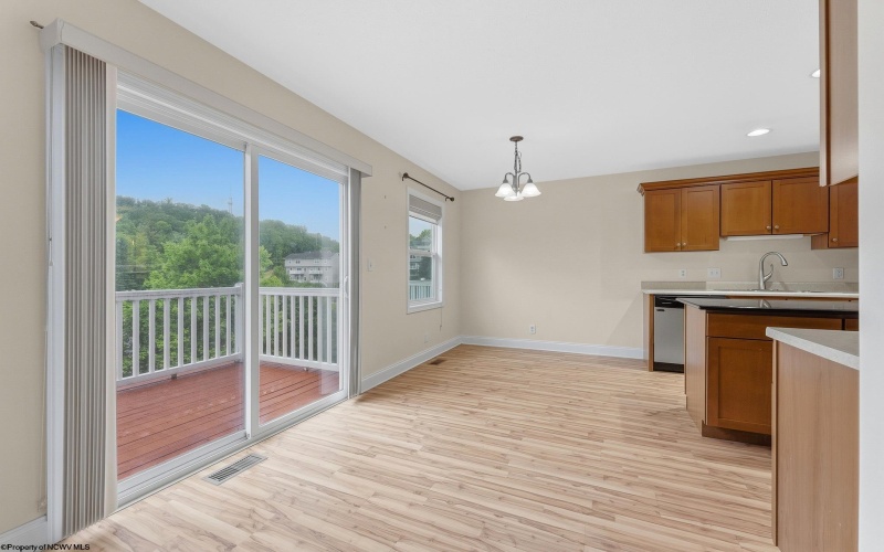 401 Cassina Drive, Morgantown, West Virginia 26505, 3 Bedrooms Bedrooms, 7 Rooms Rooms,2 BathroomsBathrooms,Single Family Attached,For Sale,Cassina,10164915