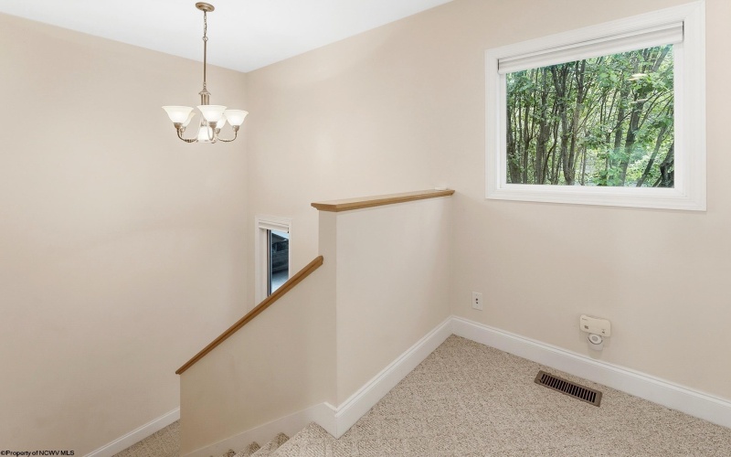 401 Cassina Drive, Morgantown, West Virginia 26505, 3 Bedrooms Bedrooms, 7 Rooms Rooms,2 BathroomsBathrooms,Single Family Attached,For Sale,Cassina,10164915