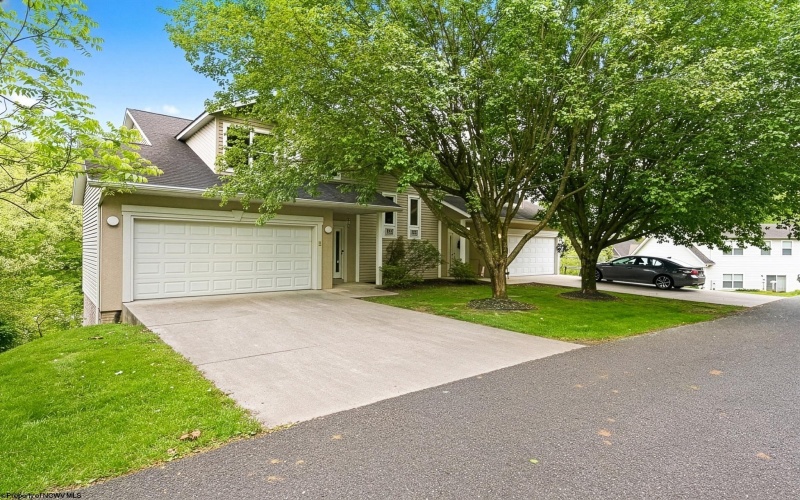 401 Cassina Drive, Morgantown, West Virginia 26505, 3 Bedrooms Bedrooms, 7 Rooms Rooms,2 BathroomsBathrooms,Single Family Attached,For Sale,Cassina,10164915
