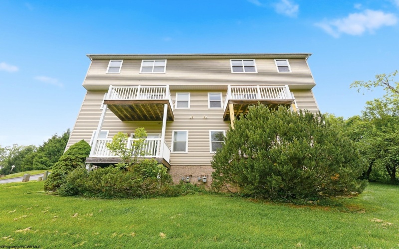 401 Cassina Drive, Morgantown, West Virginia 26505, 3 Bedrooms Bedrooms, 7 Rooms Rooms,2 BathroomsBathrooms,Single Family Attached,For Sale,Cassina,10164915