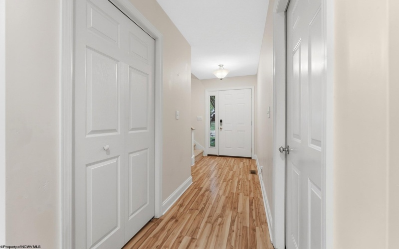 401 Cassina Drive, Morgantown, West Virginia 26505, 3 Bedrooms Bedrooms, 7 Rooms Rooms,2 BathroomsBathrooms,Single Family Attached,For Sale,Cassina,10164915