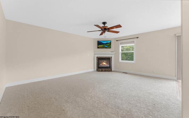 401 Cassina Drive, Morgantown, West Virginia 26505, 3 Bedrooms Bedrooms, 7 Rooms Rooms,2 BathroomsBathrooms,Single Family Attached,For Sale,Cassina,10164915
