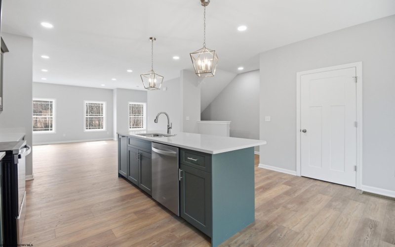 107 Frisco Lane, Bridgeport, West Virginia 26330, 3 Bedrooms Bedrooms, 5 Rooms Rooms,2 BathroomsBathrooms,Single Family Attached,For Sale,Frisco,10164917