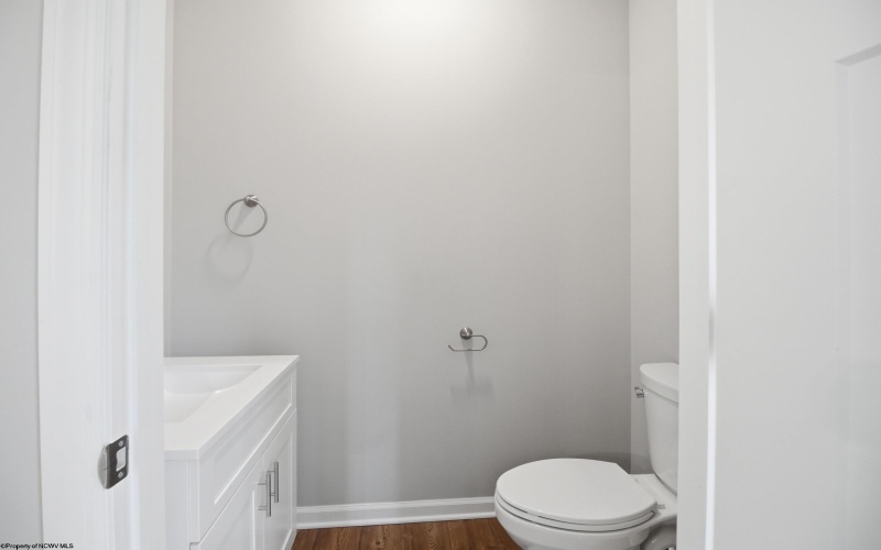 107 Frisco Lane, Bridgeport, West Virginia 26330, 3 Bedrooms Bedrooms, 5 Rooms Rooms,2 BathroomsBathrooms,Single Family Attached,For Sale,Frisco,10164917