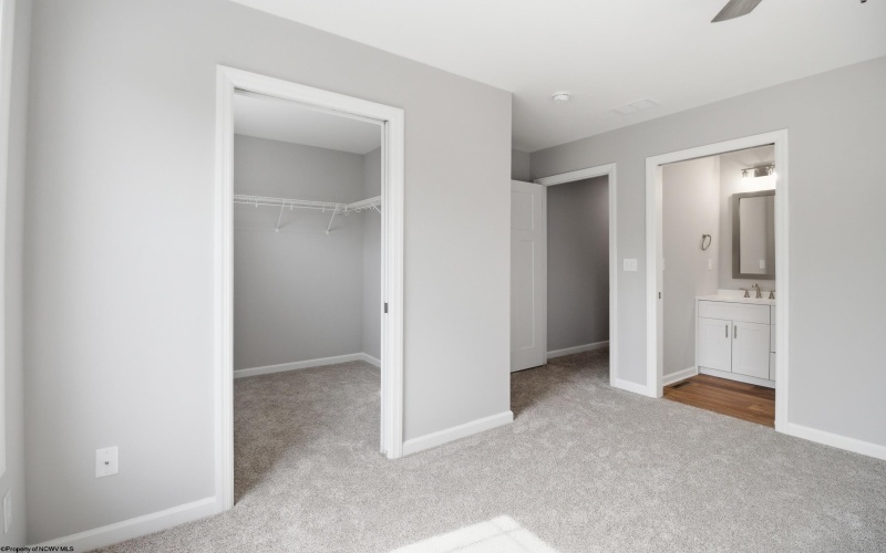107 Frisco Lane, Bridgeport, West Virginia 26330, 3 Bedrooms Bedrooms, 5 Rooms Rooms,2 BathroomsBathrooms,Single Family Attached,For Sale,Frisco,10164917