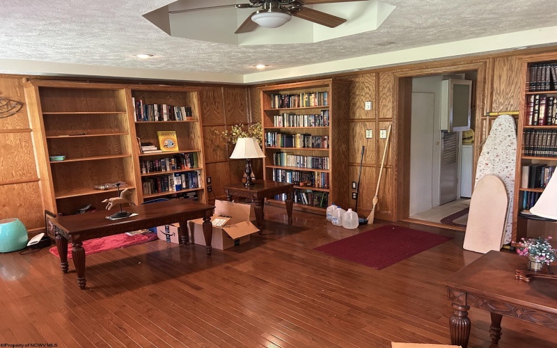 1014 Indiana Avenue, Fairmont, West Virginia 26554-3151, 3 Bedrooms Bedrooms, 11 Rooms Rooms,3 BathroomsBathrooms,Single Family Detached,For Sale,Indiana,10164932