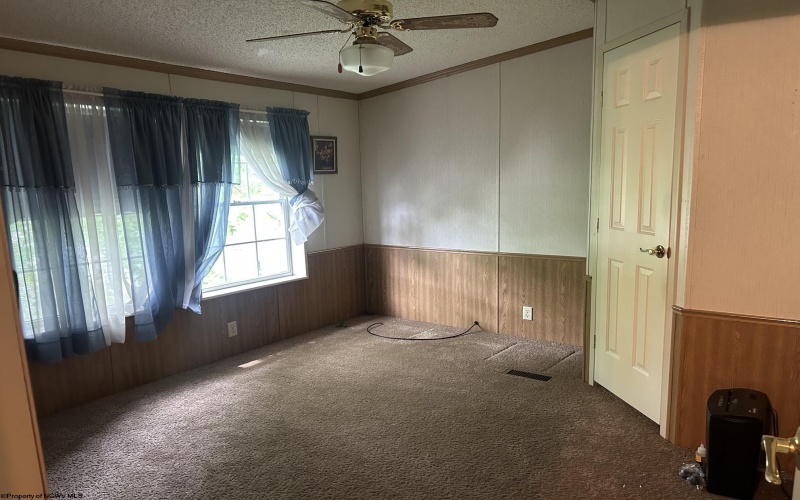 1014 Indiana Avenue, Fairmont, West Virginia 26554-3151, 3 Bedrooms Bedrooms, 11 Rooms Rooms,3 BathroomsBathrooms,Single Family Detached,For Sale,Indiana,10164932