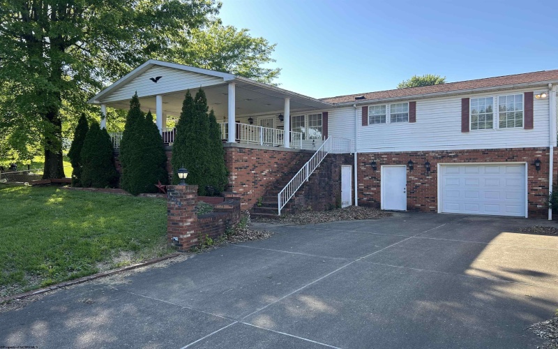 1014 Indiana Avenue, Fairmont, West Virginia 26554-3151, 3 Bedrooms Bedrooms, 11 Rooms Rooms,3 BathroomsBathrooms,Single Family Detached,For Sale,Indiana,10164932