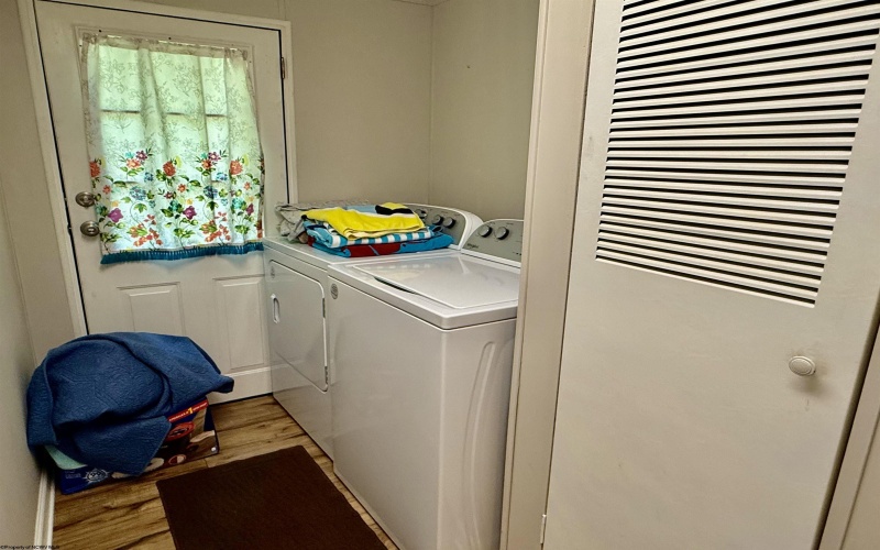 145 Scott Drive, Grafton, West Virginia 26354, 3 Bedrooms Bedrooms, 6 Rooms Rooms,2 BathroomsBathrooms,Single Family Detached,For Sale,Scott,10164926 145 Scott Drive, Grafton, West Virginia 26354, 3 Bedrooms Bedrooms, 6 Rooms Rooms,2 BathroomsBathrooms,Single Family Detached,For Sale,Scott,10164926