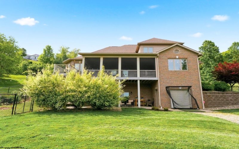 1 Pauls Lane, Morgantown, West Virginia 26501, 4 Bedrooms Bedrooms, 12 Rooms Rooms,4 BathroomsBathrooms,Single Family Detached,For Sale,Pauls,10164924
