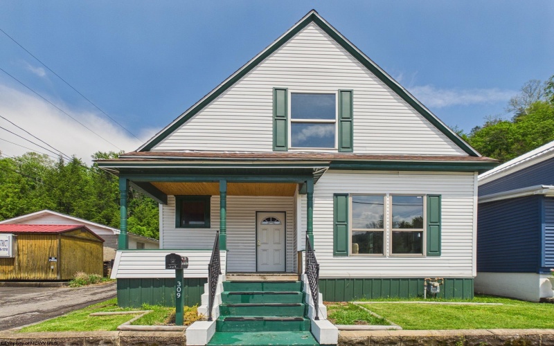 309 Main Street, Mannington, West Virginia 26582, 3 Bedrooms Bedrooms, 8 Rooms Rooms,2 BathroomsBathrooms,Single Family Detached,For Sale,Main,10164952