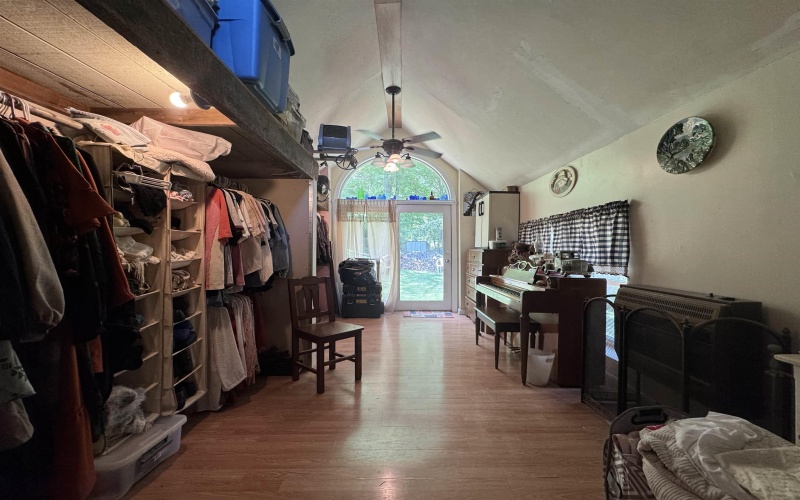 806 Indian Run Road, Salem, West Virginia 26426-8582, 3 Bedrooms Bedrooms, 6 Rooms Rooms,2 BathroomsBathrooms,Single Family Detached,For Sale,Indian Run,10164934