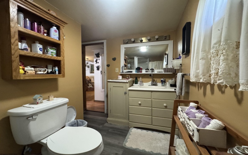 806 Indian Run Road, Salem, West Virginia 26426-8582, 3 Bedrooms Bedrooms, 6 Rooms Rooms,2 BathroomsBathrooms,Single Family Detached,For Sale,Indian Run,10164934