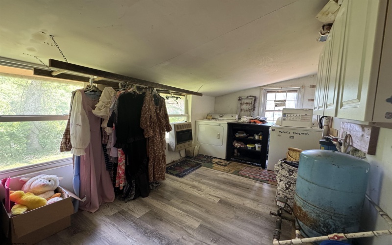 806 Indian Run Road, Salem, West Virginia 26426-8582, 3 Bedrooms Bedrooms, 6 Rooms Rooms,2 BathroomsBathrooms,Single Family Detached,For Sale,Indian Run,10164934