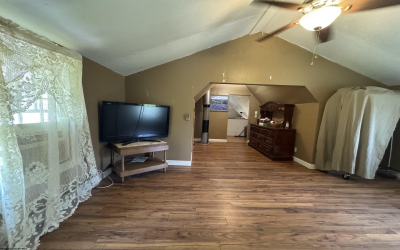 806 Indian Run Road, Salem, West Virginia 26426-8582, 3 Bedrooms Bedrooms, 6 Rooms Rooms,2 BathroomsBathrooms,Single Family Detached,For Sale,Indian Run,10164934