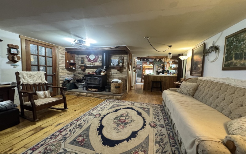 806 Indian Run Road, Salem, West Virginia 26426-8582, 3 Bedrooms Bedrooms, 6 Rooms Rooms,2 BathroomsBathrooms,Single Family Detached,For Sale,Indian Run,10164934