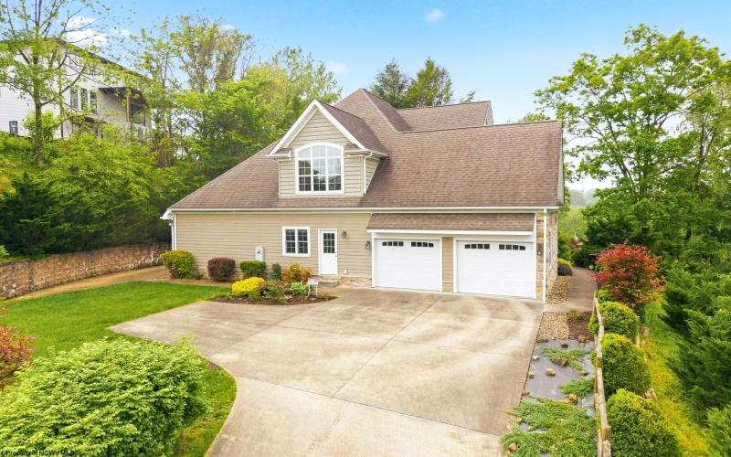 672 Poplar Woods Drive, Morgantown, West Virginia 26505, 4 Bedrooms Bedrooms, 11 Rooms Rooms,4 BathroomsBathrooms,Single Family Detached,For Sale,Poplar Woods,10164937 672 Poplar Woods Drive, Morgantown, West Virginia 26505, 4 Bedrooms Bedrooms, 11 Rooms Rooms,4 BathroomsBathrooms,Single Family Detached,For Sale,Poplar Woods,10164937