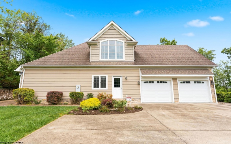 672 Poplar Woods Drive, Morgantown, West Virginia 26505, 4 Bedrooms Bedrooms, 11 Rooms Rooms,4 BathroomsBathrooms,Single Family Detached,For Sale,Poplar Woods,10164937 672 Poplar Woods Drive, Morgantown, West Virginia 26505, 4 Bedrooms Bedrooms, 11 Rooms Rooms,4 BathroomsBathrooms,Single Family Detached,For Sale,Poplar Woods,10164937