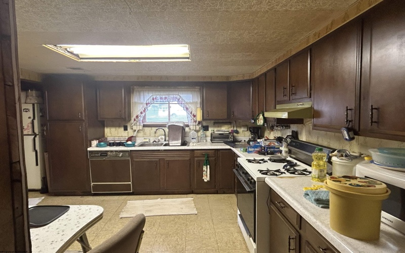 268 Henry Avenue, Davis, West Virginia 26260, 4 Bedrooms Bedrooms, 8 Rooms Rooms,2 BathroomsBathrooms,Single Family Detached,For Sale,Henry,10164948