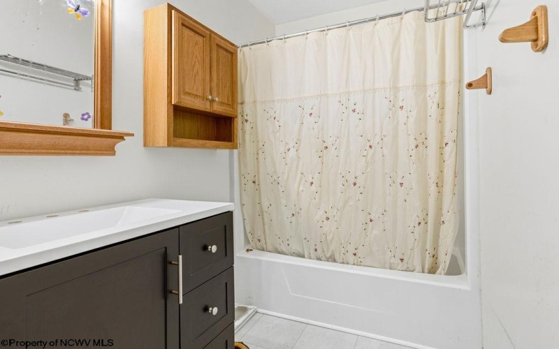 51 England Road, Morgantown, West Virginia 26508, 3 Bedrooms Bedrooms, 6 Rooms Rooms,1 BathroomBathrooms,Single Family Detached,For Sale,England,10164935