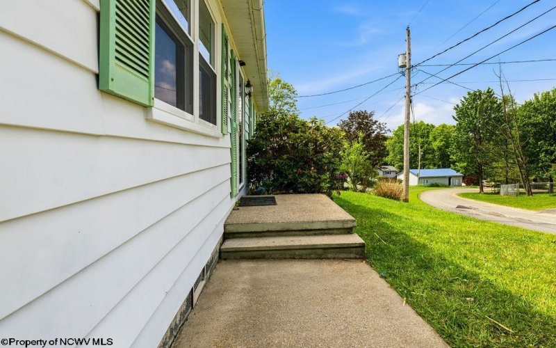 51 England Road, Morgantown, West Virginia 26508, 3 Bedrooms Bedrooms, 6 Rooms Rooms,1 BathroomBathrooms,Single Family Detached,For Sale,England,10164935
